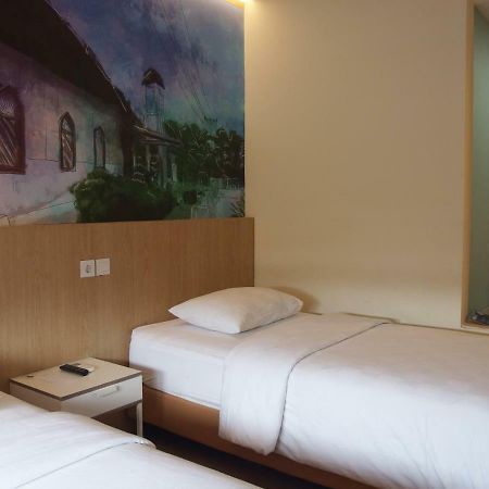 เดอะ ซิตี้ โฮเต็ล Hotel อัมบอน ภายนอก รูปภาพ