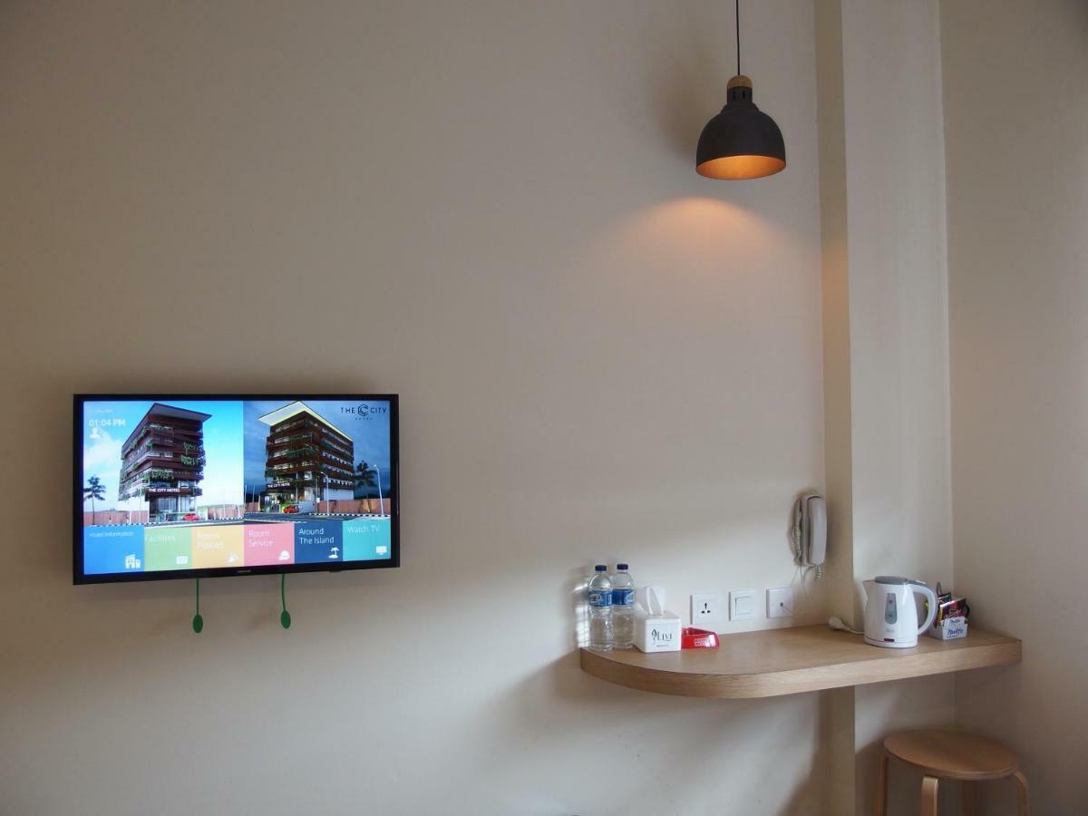 เดอะ ซิตี้ โฮเต็ล Hotel อัมบอน ภายนอก รูปภาพ